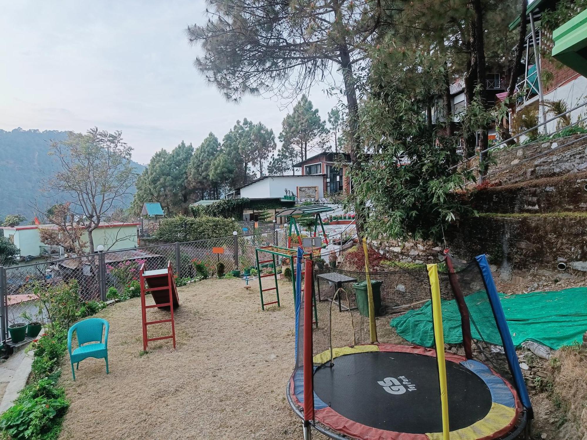 Zone Connect By The Park, Lansdowne Hotel ภายนอก รูปภาพ