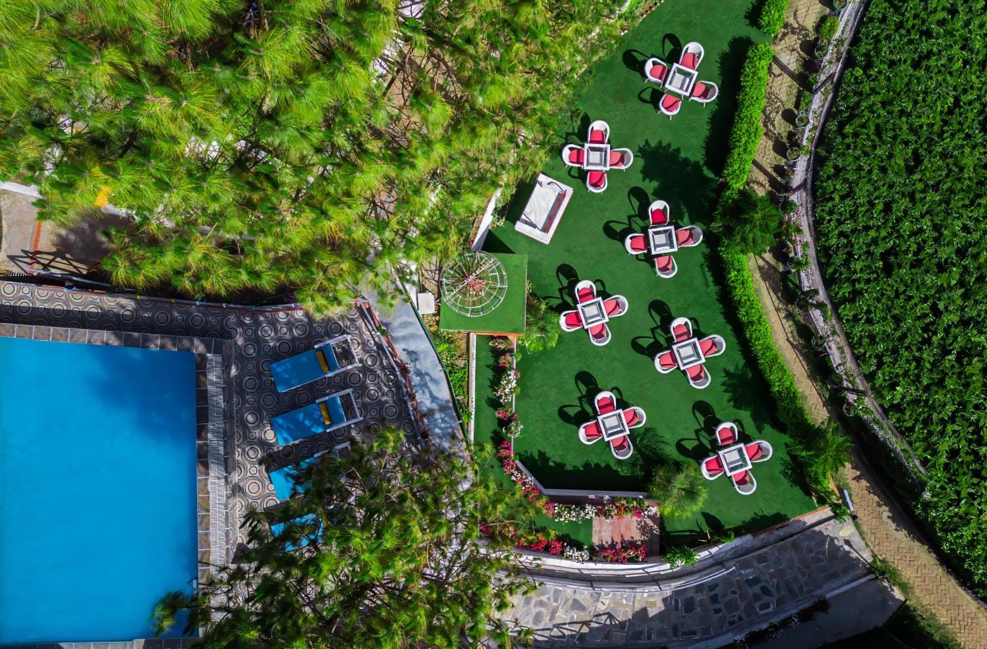 Zone Connect By The Park, Lansdowne Hotel ภายนอก รูปภาพ